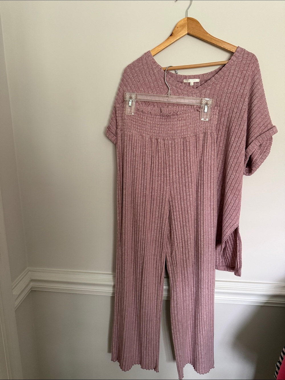 Z Supply Ribbed Wide-Leg Lounge Pants in Mauve